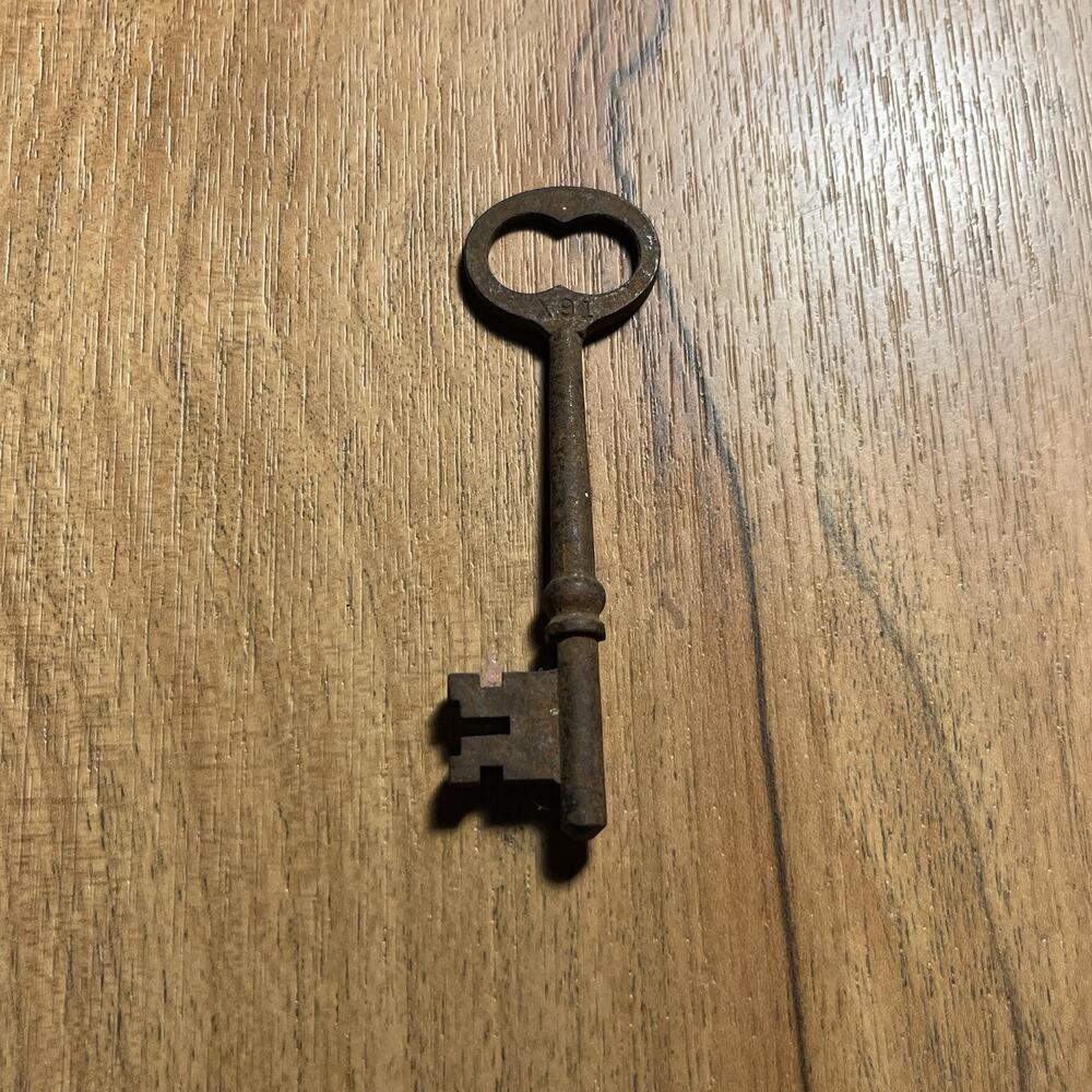 Skeleton Key Vintage Marked X91 Antique